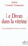 LE DIVAN DANS LA VITRINE